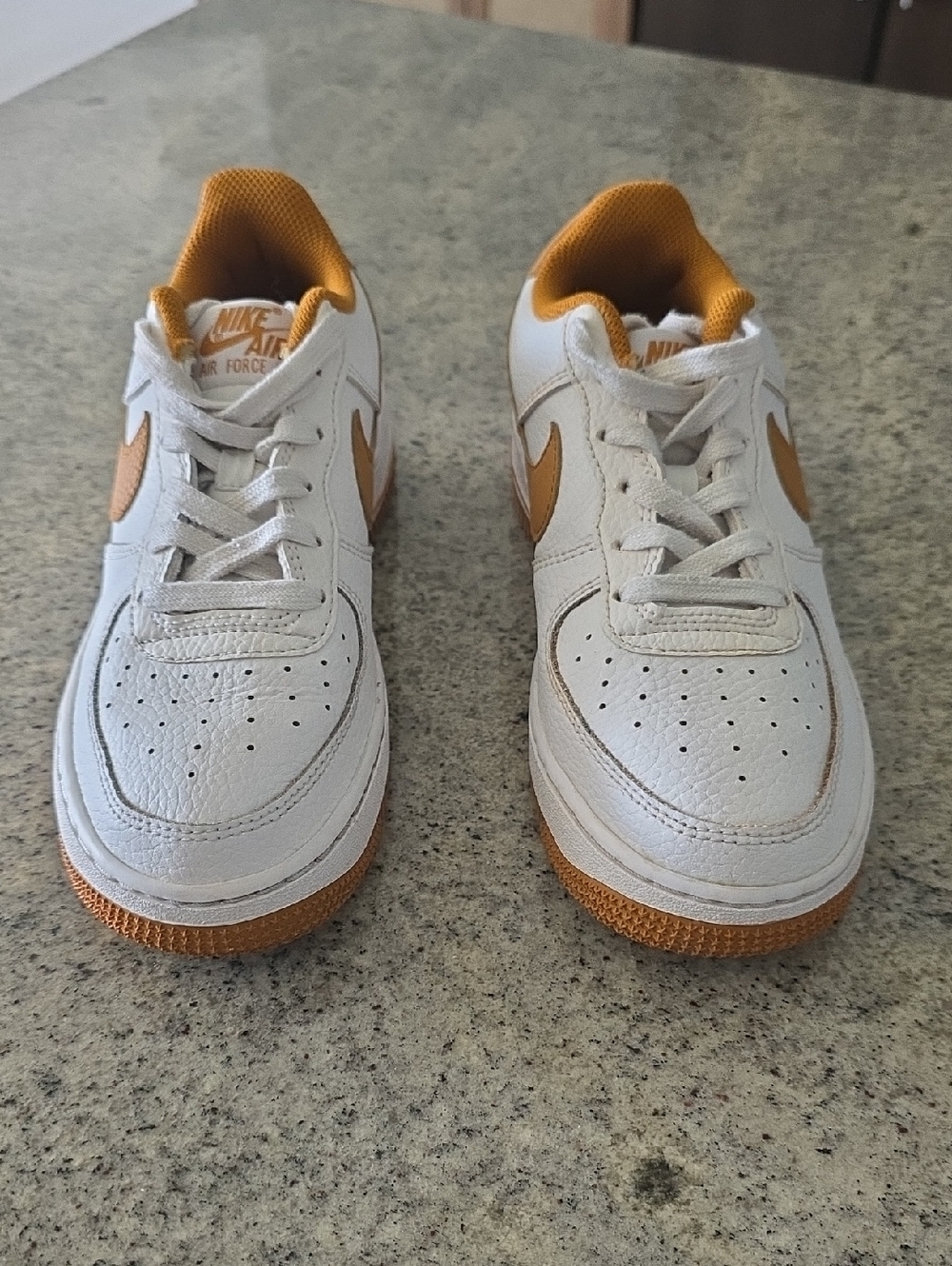 Nike Kids' Air Force 1 Low Top Sneakers - White/Gold